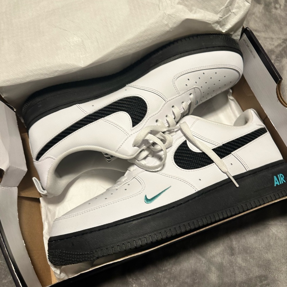 Nike Air Force 1